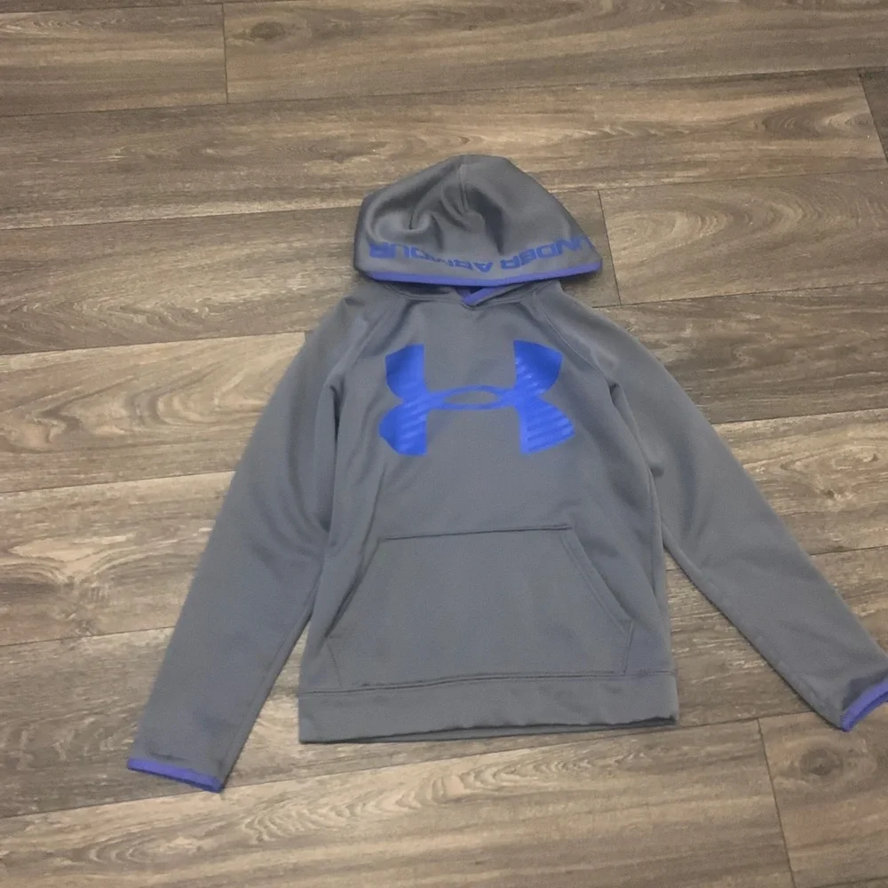 Boys Under Armour Hoodie - Picture 2 of 4